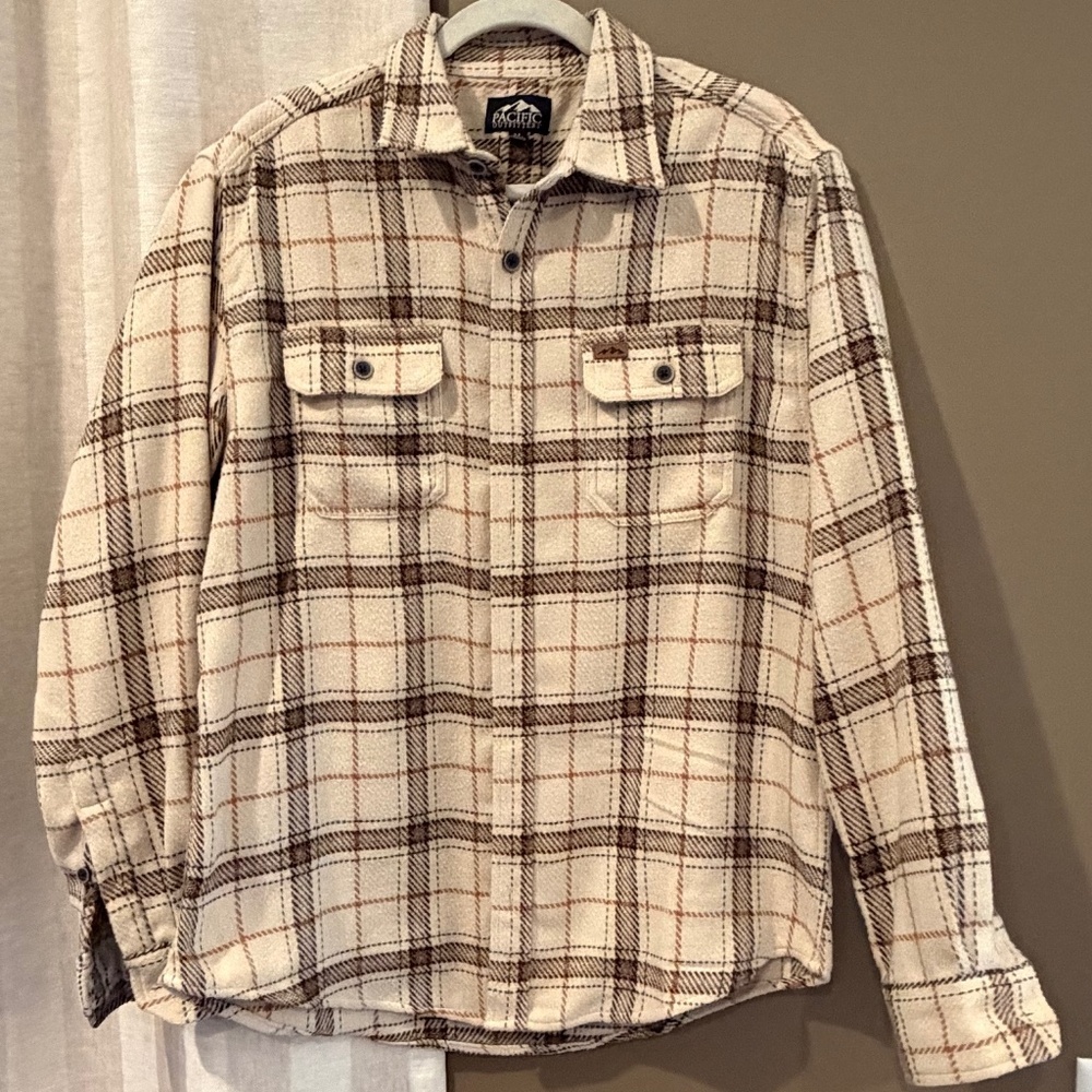 Pacific Outfitters Earthy Outdoorsmen Brown Flannel Shirt Size Medium